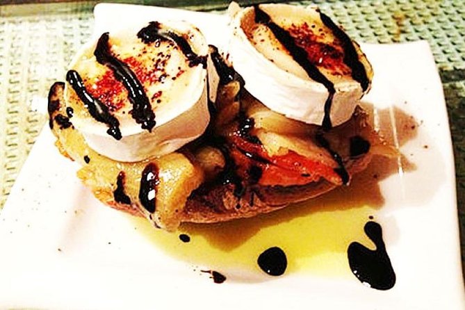 Barcelona Art and Tapas Small Group Walking Tour With Picasso Museum - Embarking on a Walking Tour