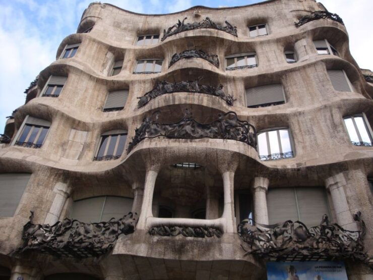 Barcelona: Art Nouveau & Gaudí Tour - Tour Details