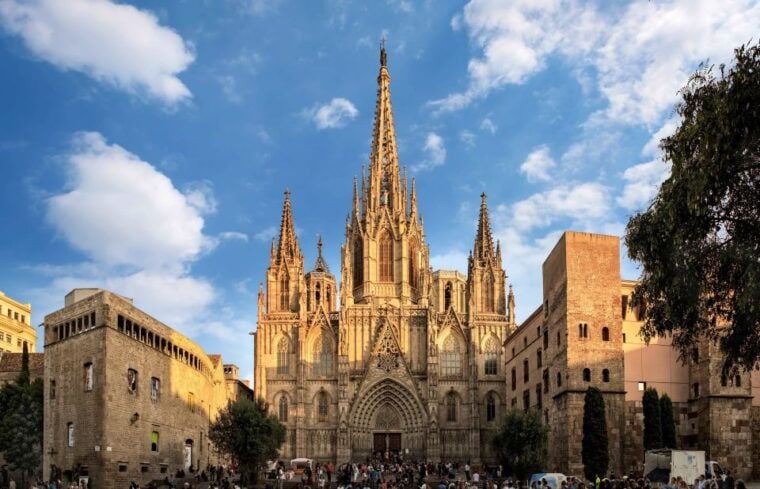 Barcelona: Barri Gotic Small Group Walking Tour - Highlights of the Gothic Quarter