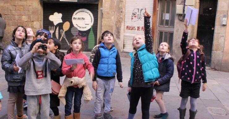 Barcelona: Barrio Gótico Dragon Tour for Families - Activity Details