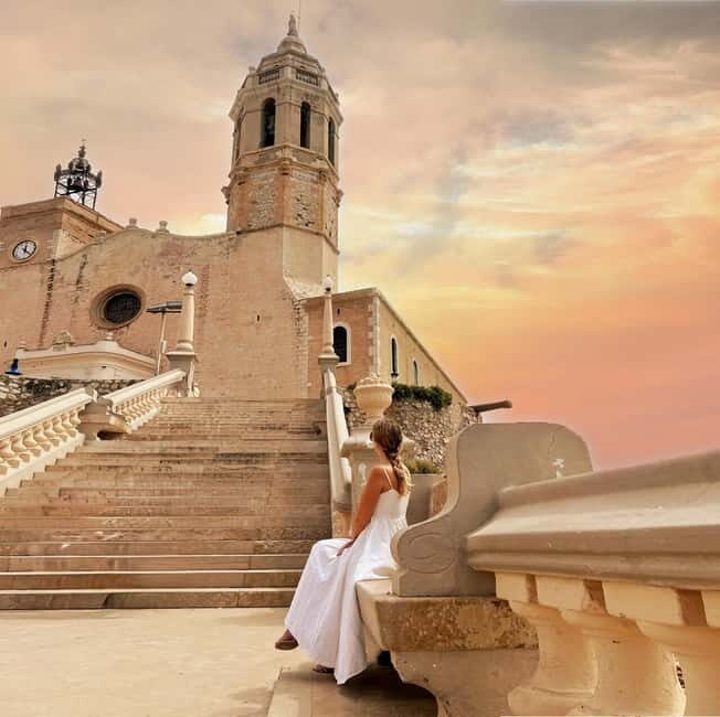 Barcelona: Beautiful Sitges Sunset Tour with Guide - Exploring Sitges: Landmarks and Hidden Corners