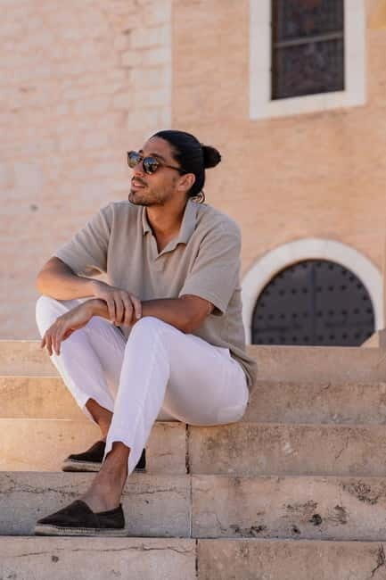 Barcelona: Beautiful Sitges Sunset Tour with Guide - Sunset Over the Mediterranean: A Picture-Perfect Finale