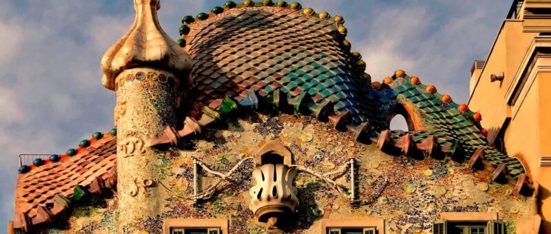 Barcelona Beyond Gaudí: Modernism, Rooftops, and Hidden Gems - Good To Know