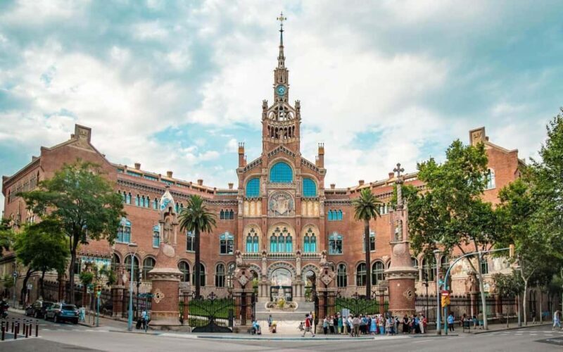 Barcelona Beyond Gaudí: Modernism, Rooftops, and Hidden Gems - Why Is This Tour a Great Choice?