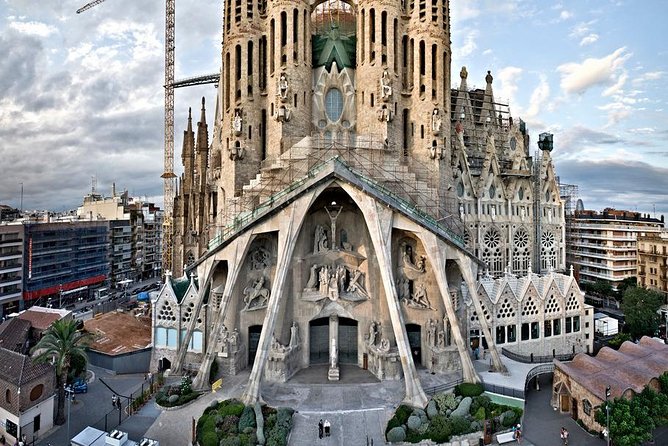 Barcelona Bike Tour: Sagrada Familia , Olympic Port & City Sights - Tour Overview and Highlights