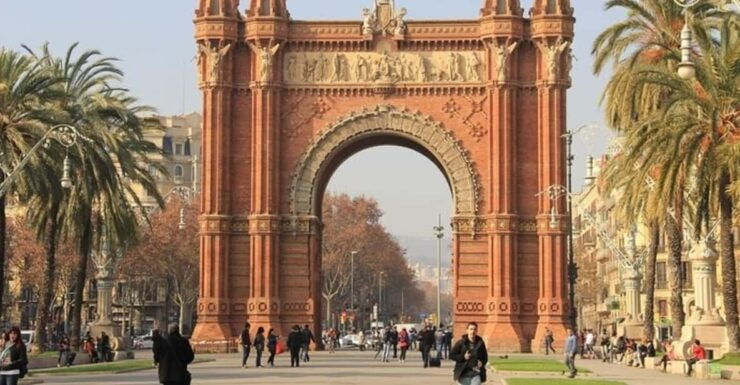 Barcelona : Bike Tour With A Guide - Experience Highlights