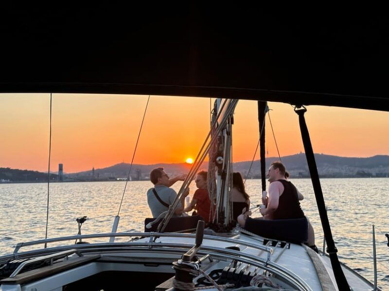 Barcelona: Boat Trip With Champagne - Experience Highlights