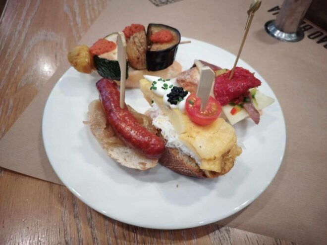 Barcelona: Boqueria Market & Barrio Gotico Street Food Tour - Tour Duration