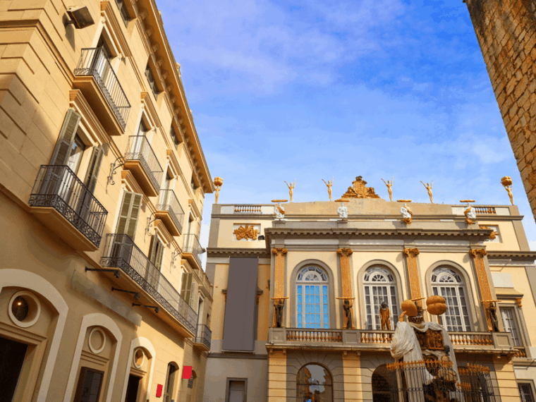 Barcelona: Carcassonne & Dali Tour - Dalí Theatre and Museum Experience