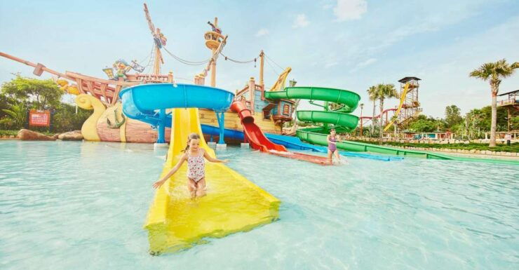 Barcelona: Caribe Aquatic Park Full-Day Ticket With Transfer - Experience Description