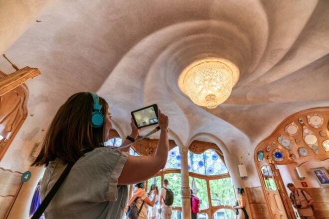 Barcelona: Casa Batlló Entry With Self-Audioguide Tour - Full Description