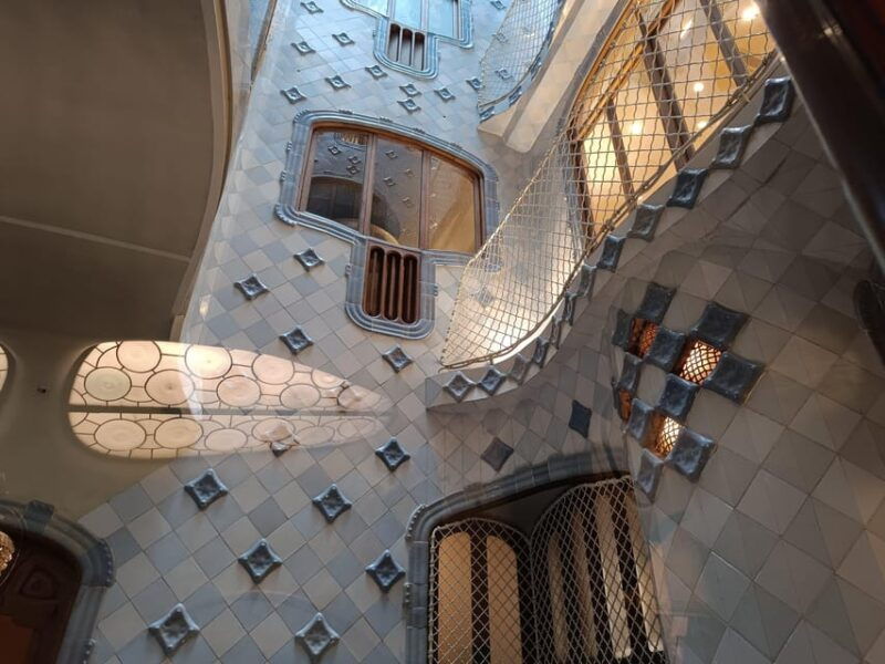 Barcelona: Casa Batllo First Access VIP Tour With Breakfast - Exploring the Architectural Marvels