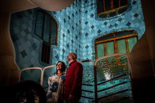 Barcelona: Casa Batlló Night Visit With Welcome Drink - Tour Description