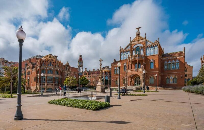 Barcelona: Catalan Modernism Architecture Walking Tour - Good To Know