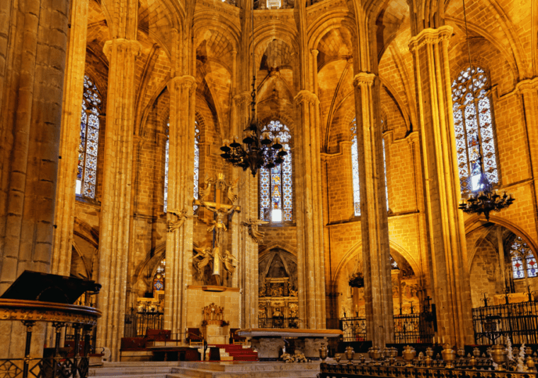 Barcelona Cathedral: Sunrise Tour & Traditional Breakfast - Included Services