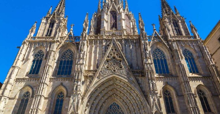 Barcelona Cathedral: Ticket, Guided Tour and VR Experience - Ticket Price and Inclusions