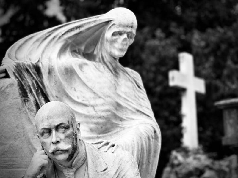 Barcelona: Cemetery Tour - Gothic Graves & Local History - Good To Know