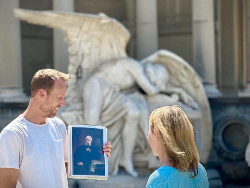 Barcelona: Cemetery Tour - Gothic Graves & Local History - Itinerary Highlights