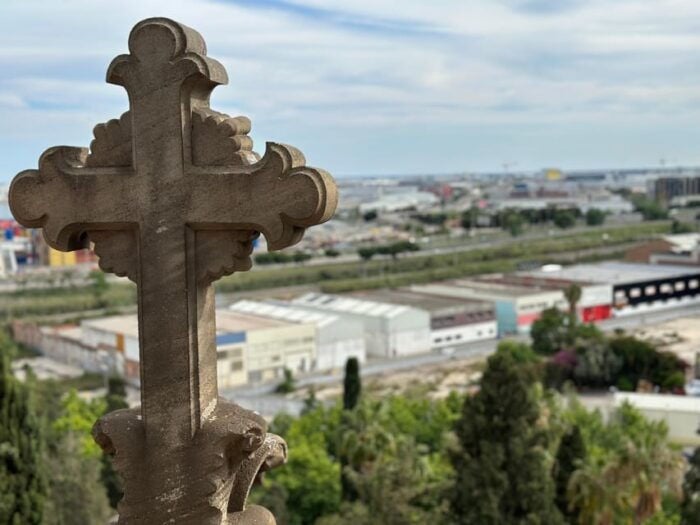 Barcelona: Cemetery Tour - Gothic Graves & Local History - Frequently Asked Questions