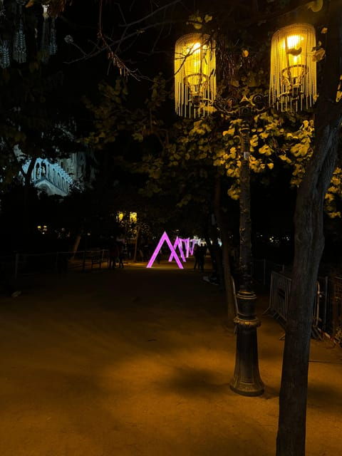 Barcelona: Christmas Lights and Markets Bike Tour - Christmas in Barcelona