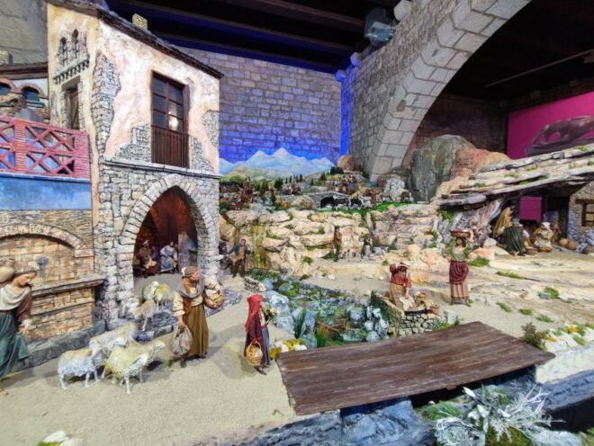 Barcelona: Christmas Walking Tour - Tasting Traditional Christmas Snacks