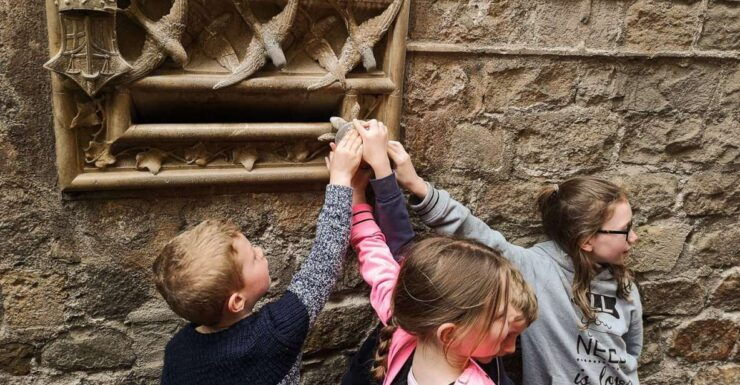 Barcelona: Churros, Hot Chocolate, and Games Family Tour - Experience Highlights