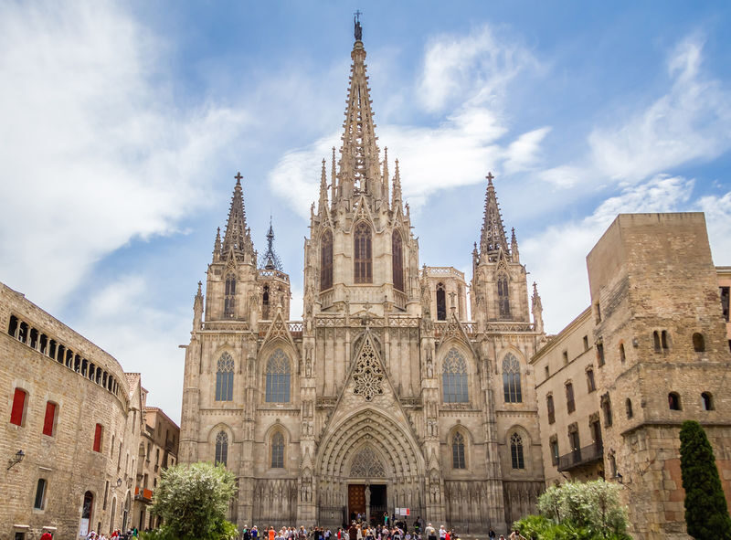 Barcelona city and Sagrada Familia Half-Day Tour with Hotel Pick-Up - Who should book this Barcelona tour?