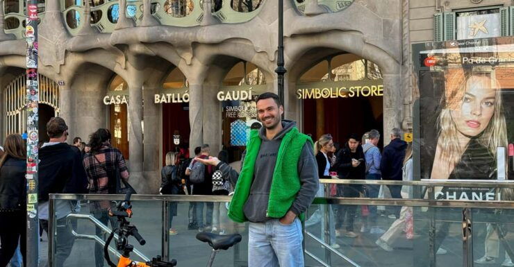 Barcelona: City Highlights Guided Bike/e-Bike Tour - Tour Overview