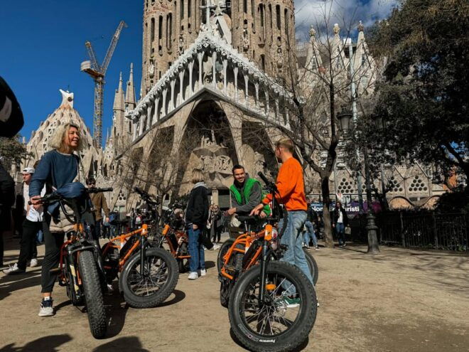 Barcelona: City Highlights Guided E-Bike Tour - Activities and Amenities