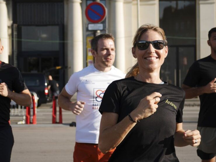 Barcelona: City Highlights Guided Running Tour - Tour Experience