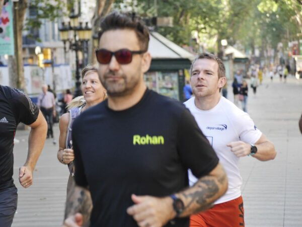 Barcelona: City Highlights Guided Running Tour - Eco-Friendly Exploration