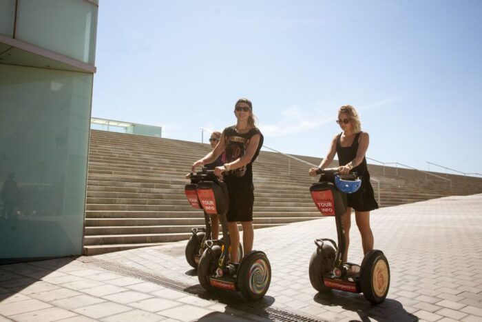 Barcelona: City Highlights Guided Segway Tour - Navigating the Gothic Quarter