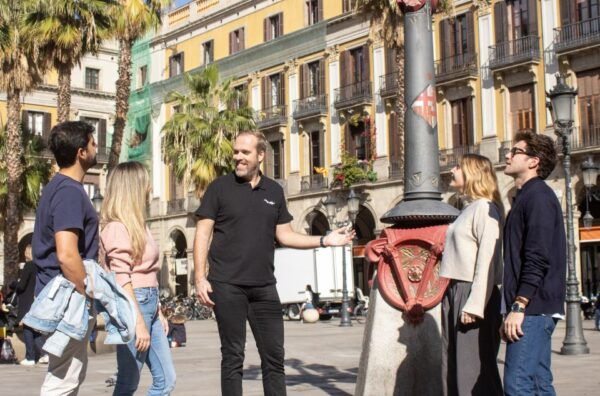 Barcelona: City Highlights Walking Tour With Sagrada Familia - The Sum Up