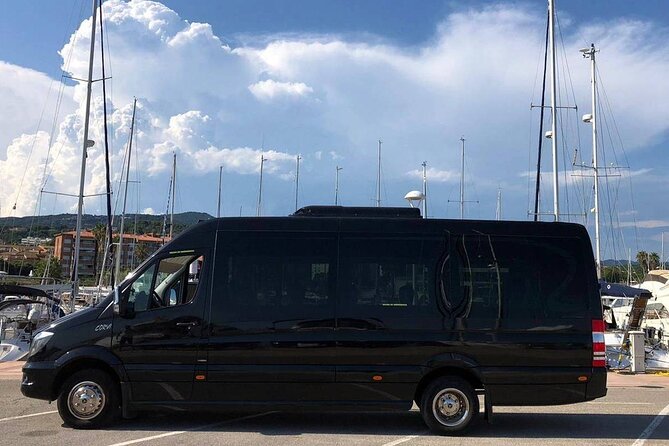 Barcelona City Private Tour 4 Hours 16 Pax - Meeting and Pickup