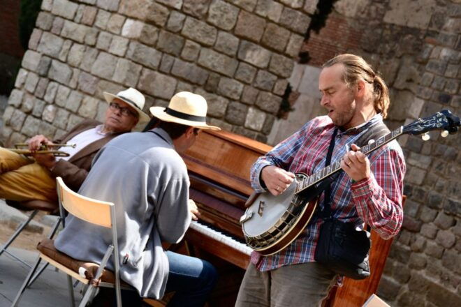 Barcelona: Ciutat Vella, a Self-Guided Secret City Game - Interactive Exploration Experience