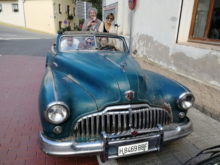 Barcelona: Classic Car Private Tour of Barcelona and Sitges - Booking Information