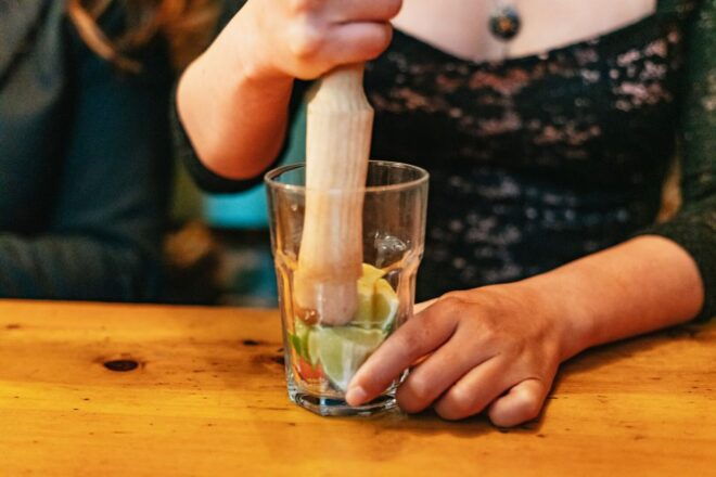 Barcelona: Cocktail Master Class by Mixologist With Tapas - Read Reviews From Satisfied Attendees