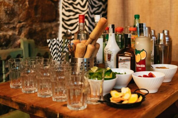 Barcelona: Cocktail Master Class by Mixologist With Tapas - Common Questions