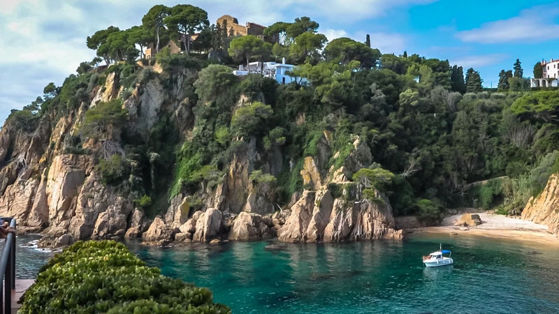 Barcelona Costa Brava & Tossa de Mar Day Tour with Dining - The guide can shape the whole day