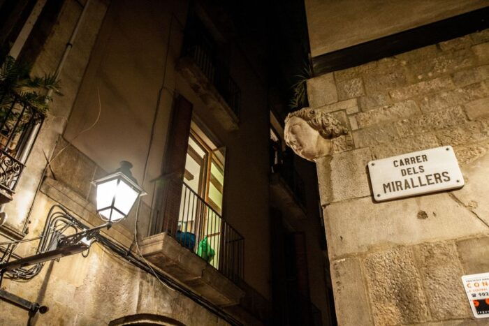 Barcelona: Dark History Night Walking Tour - Meeting Point and Logistics