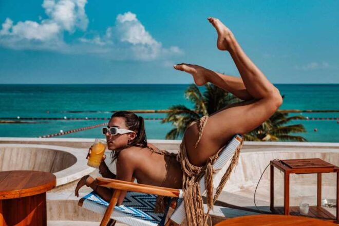 Barcelona Dawn: Empowerment Photoshoot at Barceloneta - Empowerment Focus