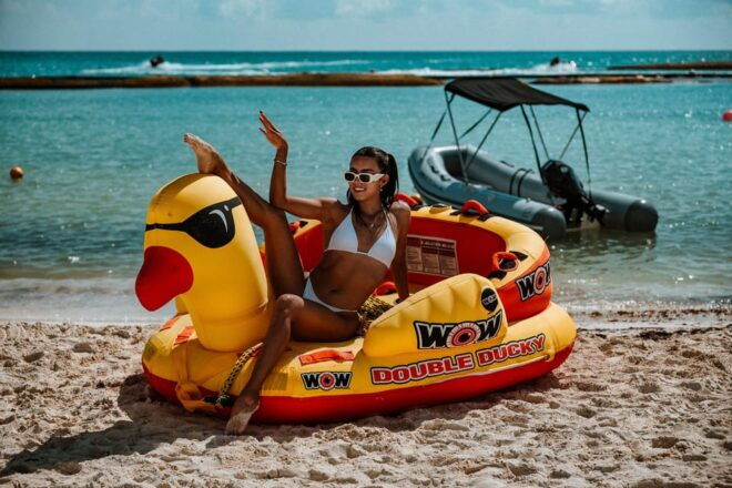 Barcelona Dawn: Empowerment Photoshoot at Barceloneta - Iconic Beach Setting