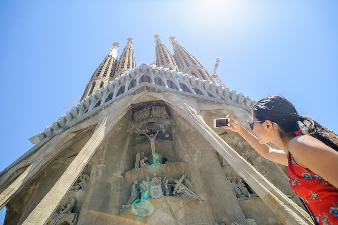Barcelona E-Bike Gaudí Highlights or Bohemian Neighborhoods Small Group Tour - Directions and Meeting Point Information