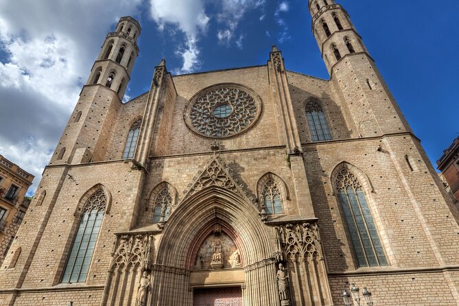 Barcelona El Born: History & Legends Comedy Tour - Food and Drinks in El Born