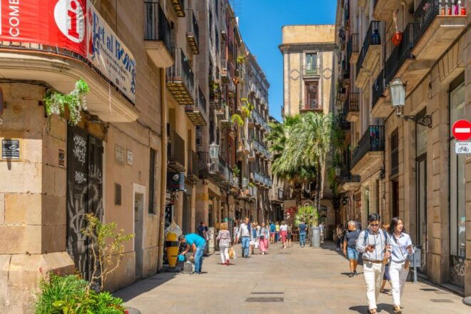 Barcelona El Born: Walking Tour With Audio Guide on App - Cancellation Policy and Highlights