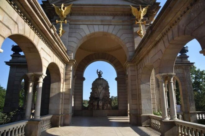 Barcelona El Born: Walking Tour With Audio Guide on App - Self-Guided Tour Experience