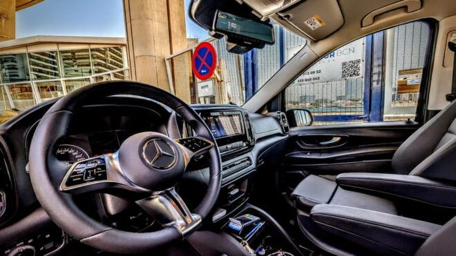 Barcelona: El Prat Airport (Bcn) Private Transfer MERCEDES VAN up to 7 Pax - Arrival at El Prat Airport