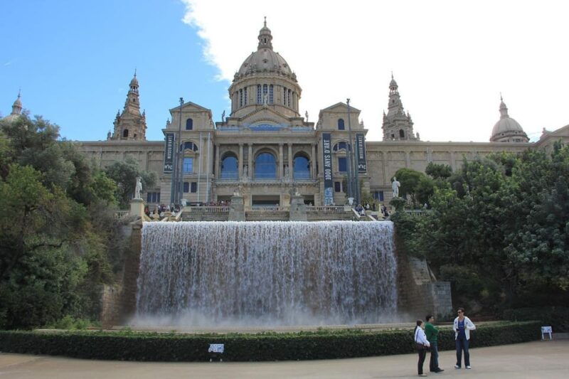 Barcelona: Electric Bicycle Tour to the National Palace in Montjuic - Tour Features