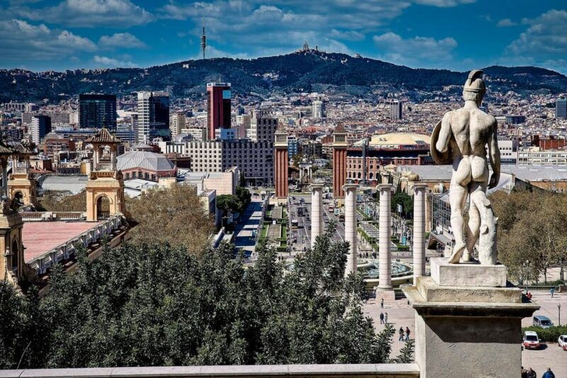 Barcelona: Electric Bike Tour to Montjuic + Relaxing Sailboat Ride - Immerse in the Vibrant La Rambla