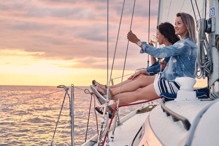Barcelona: Electric Bike Tour to Montjuic + Relaxing Sailboat Ride - Unwind in the Parc De La Ciutadella